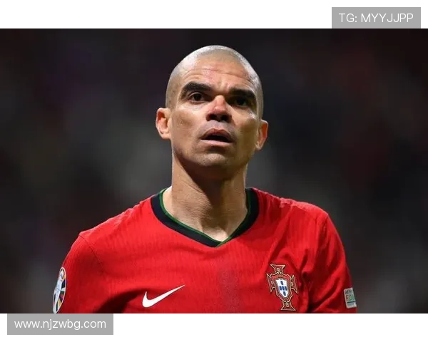 佩佩在足球界的传奇地位与成就解析